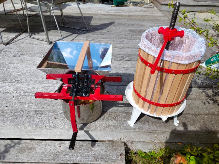 Fruktpress och fruktkvarn