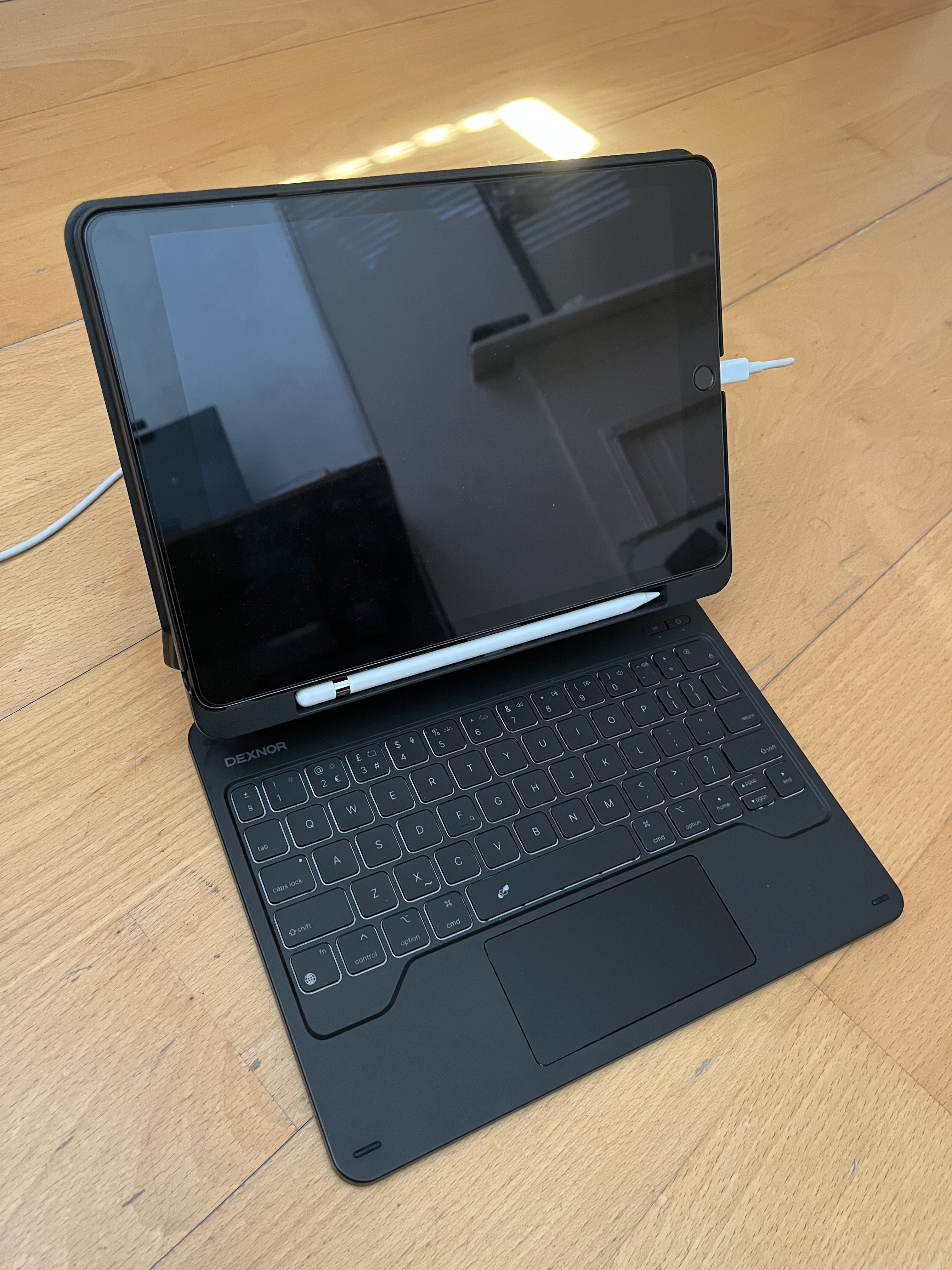 Ipad 9th gen + apple pen + keyboard