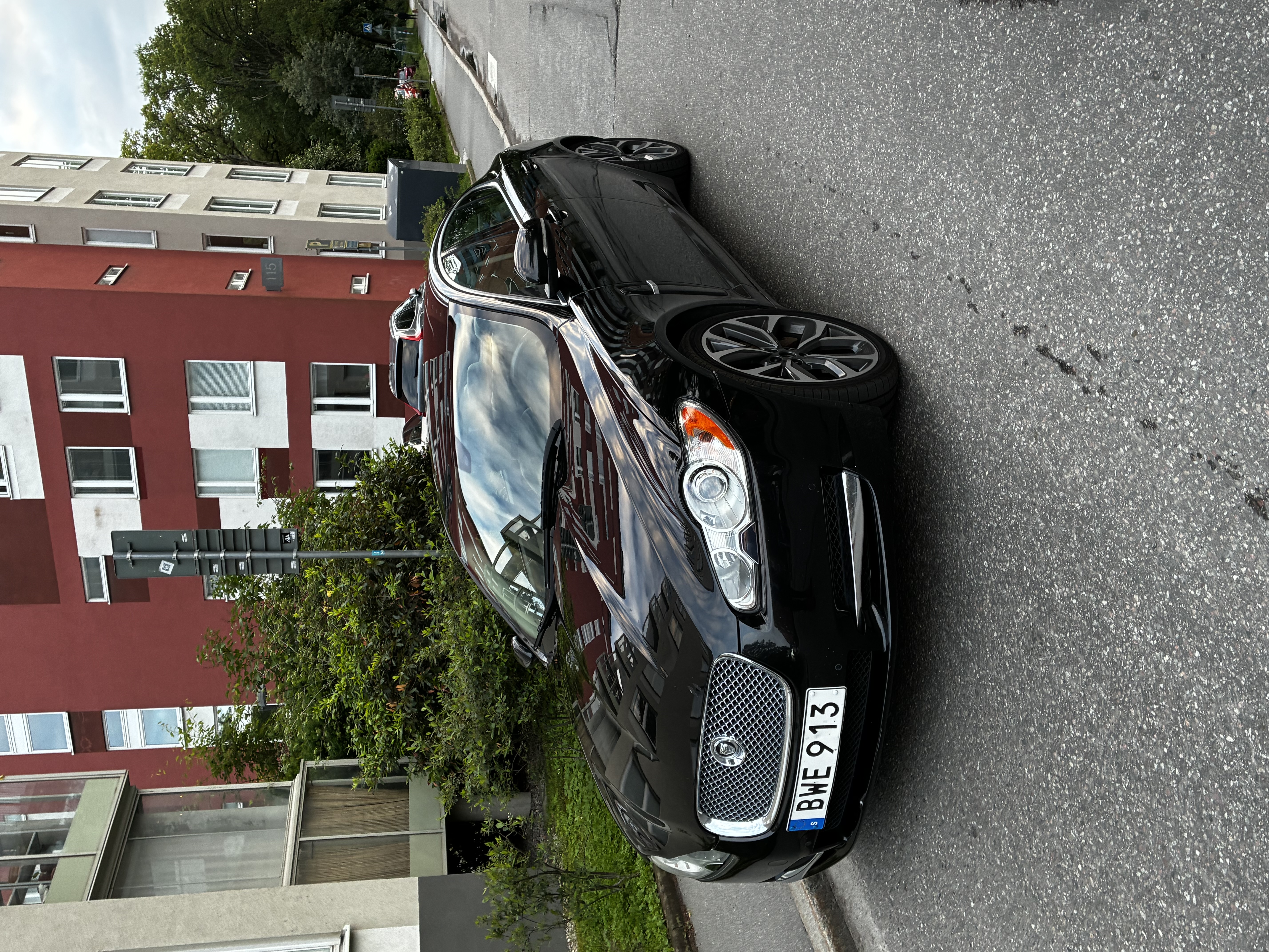 Jaguar xf 3.0 v6 diesel premium – 275 hk | automat | glastak