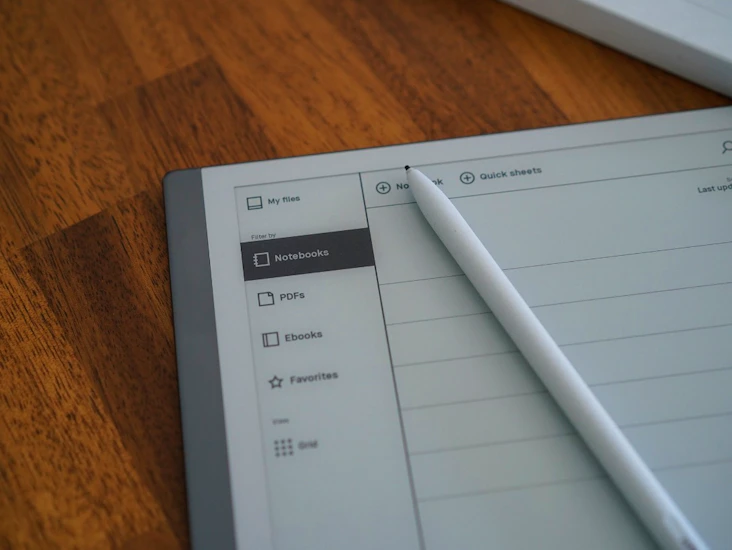 Remarkable 2 tabletti + type folio keyboard