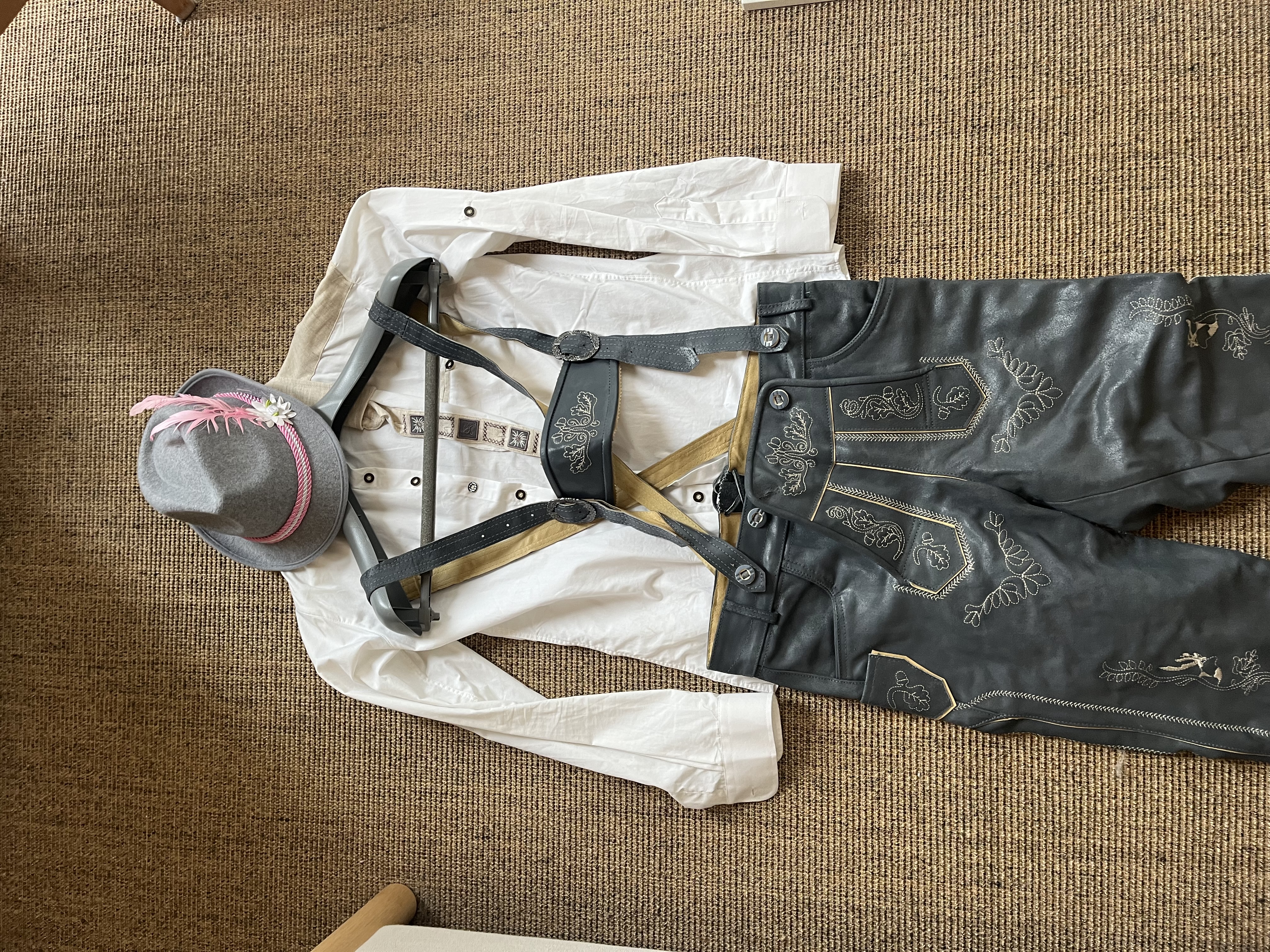 Komplett ekte kostyme til  oktoberfest