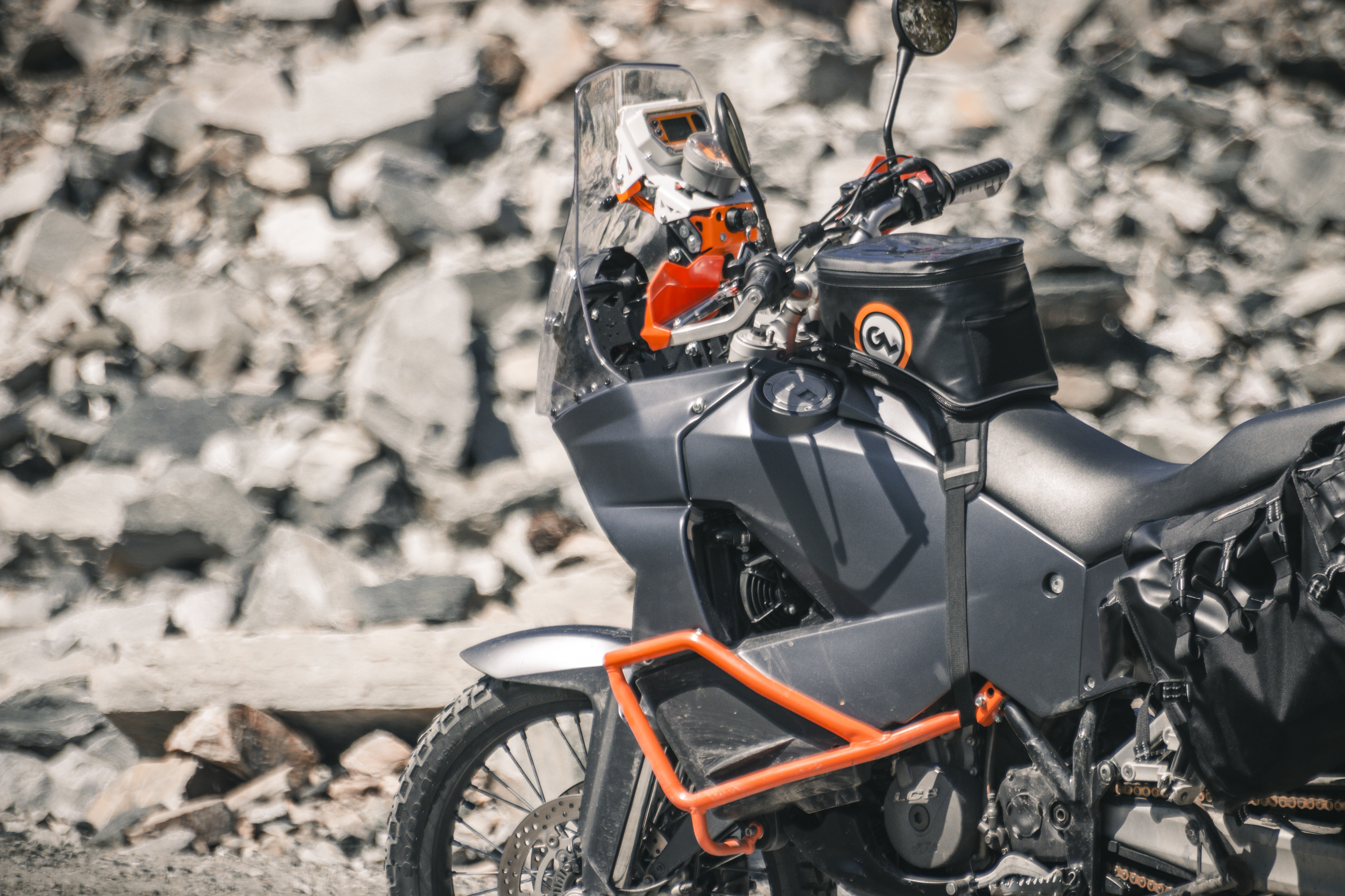 Fandango tank bag 8l – praktisk og robust tankveske