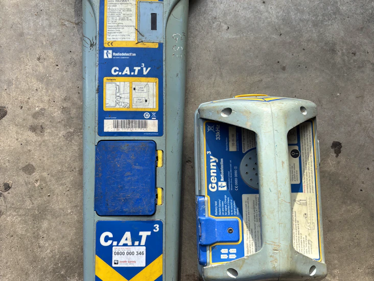 Kabelsökare ( cat3v) med generator (genny 3)