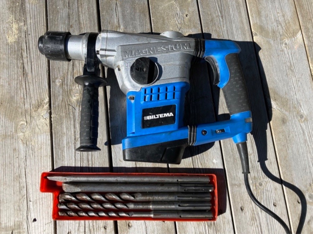 Kraftig borhammer, 1250w, 38mm ø i betong