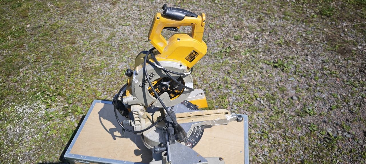 Dewalt dw777 kap- och gersåg 216 mm 1800w