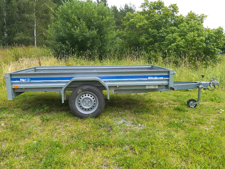 Släpvagn, öppen och obromsad.