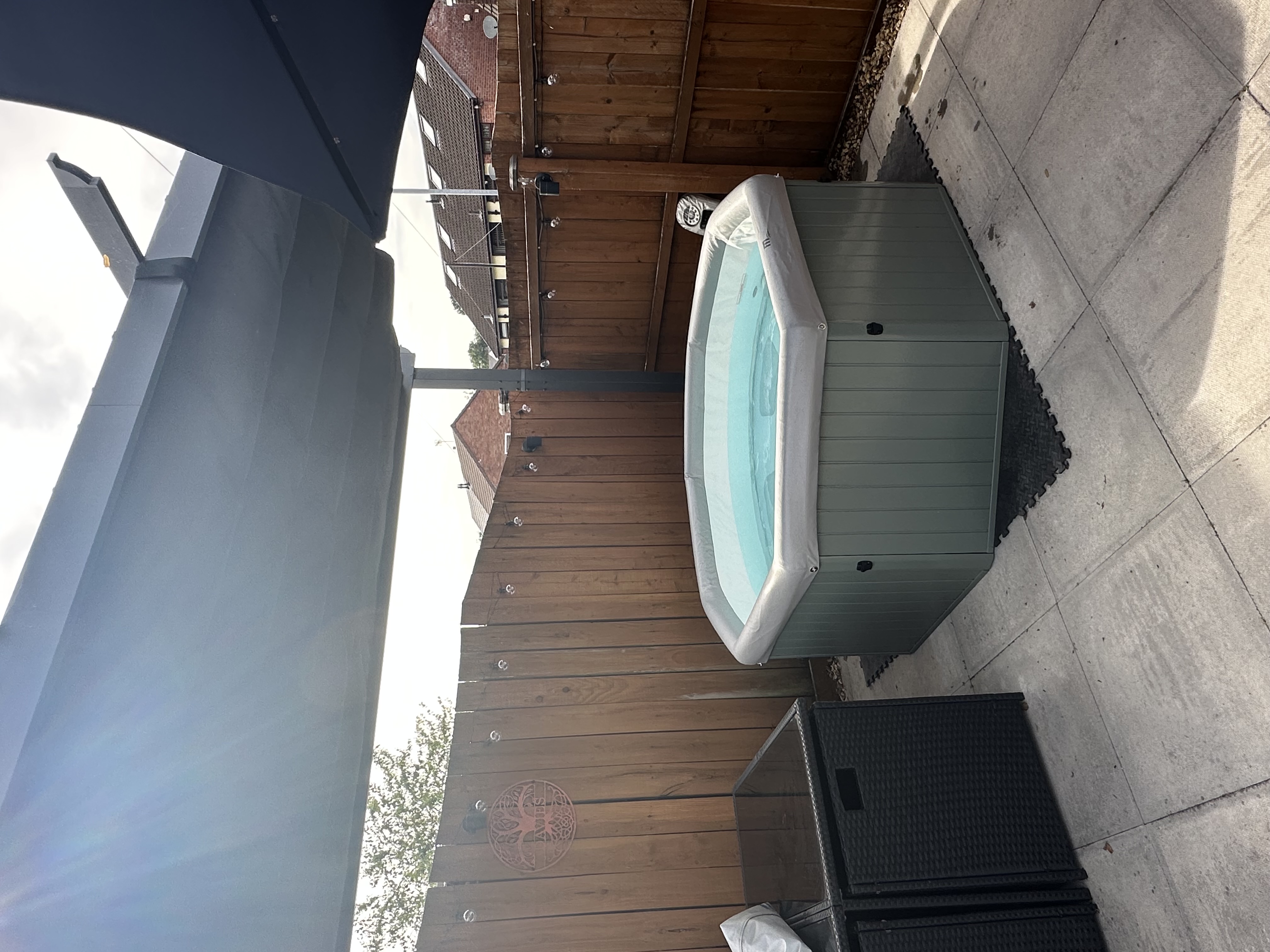 Luxury 6 seater hot tub hire south wales 