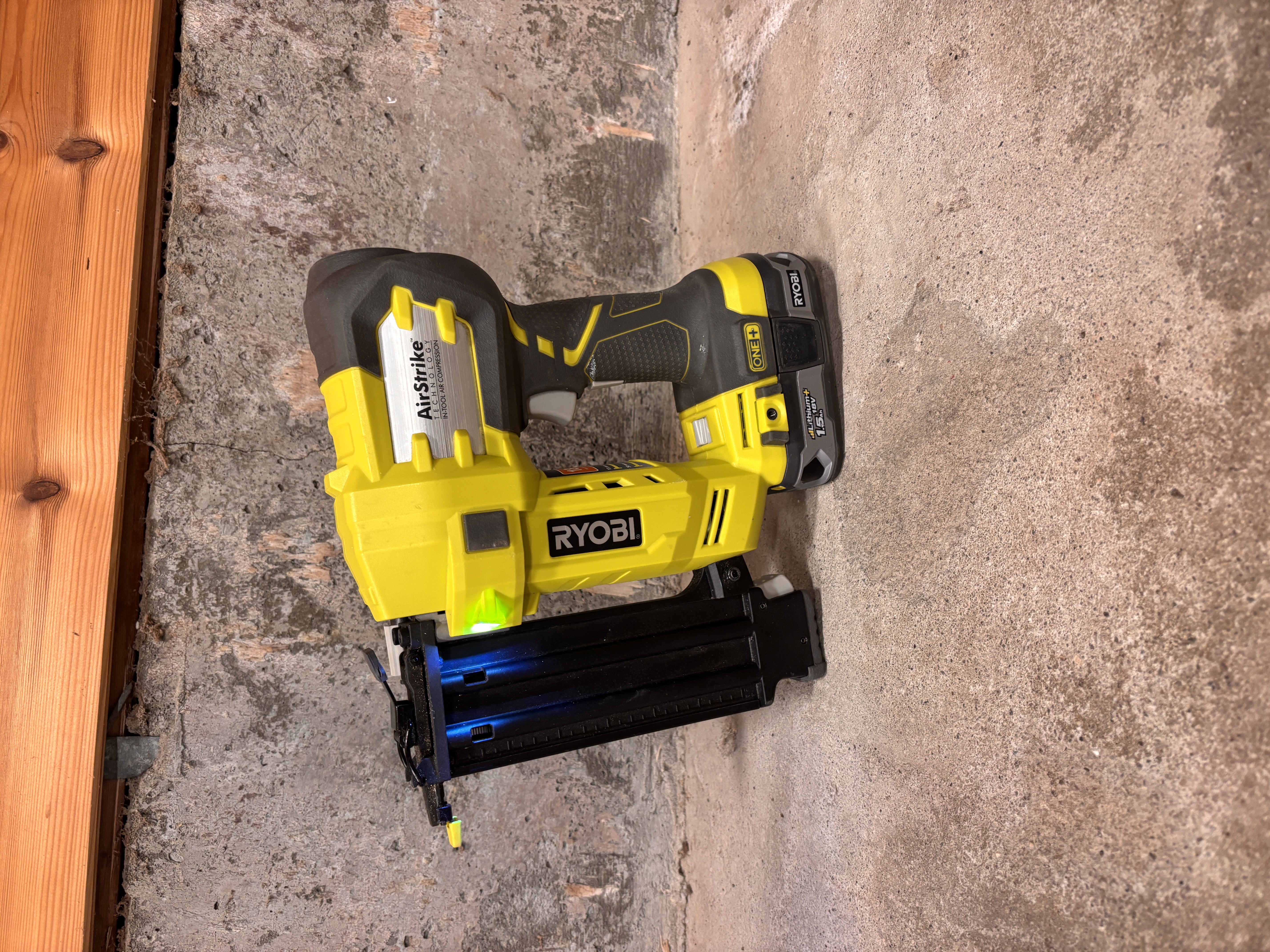 Ryobi r18n18g dykkertpistol