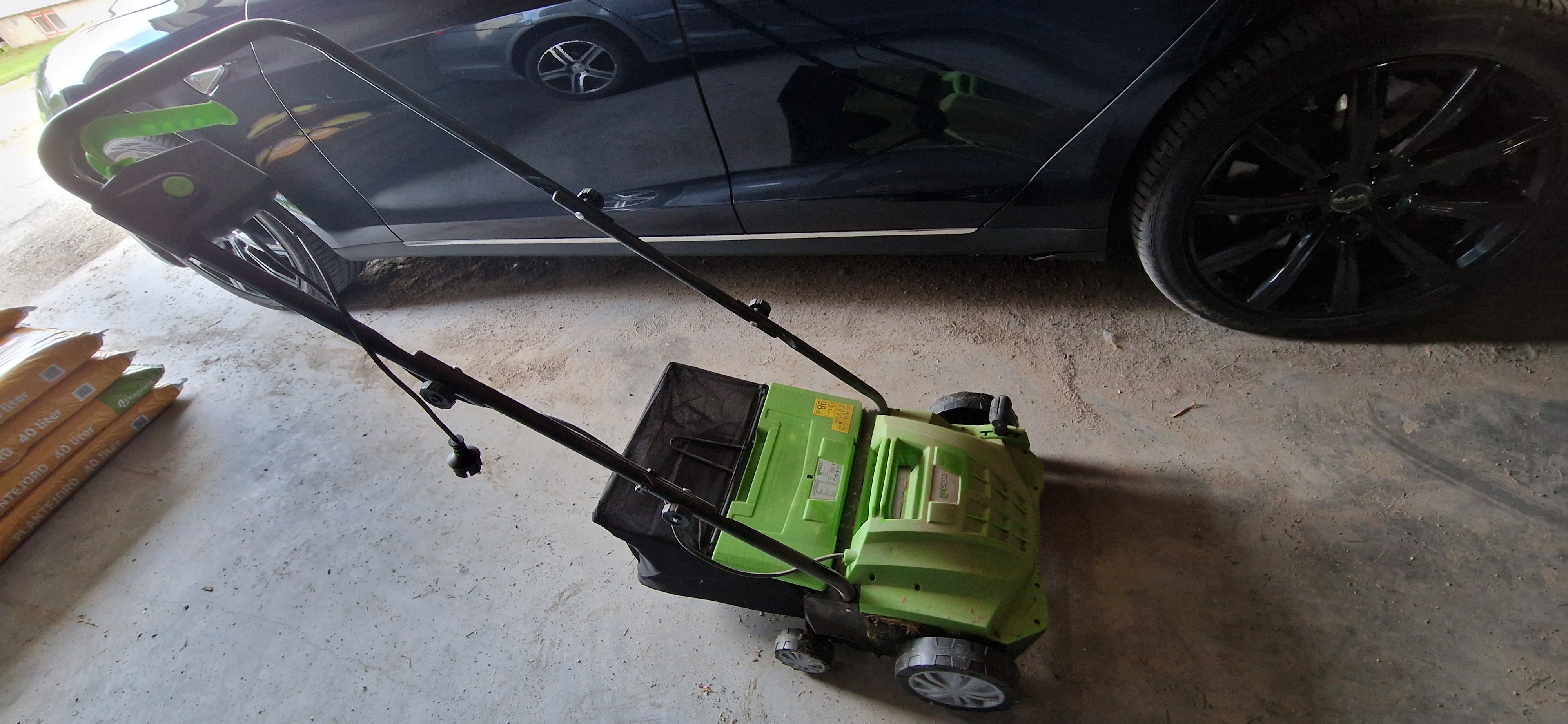 Garden vertikalskjærer 