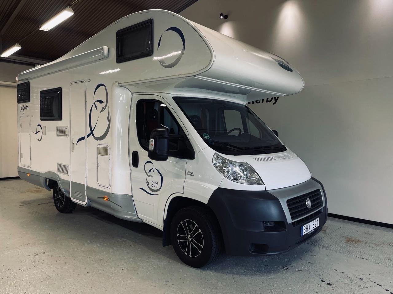 6 bältade 6 sovplatser husbil