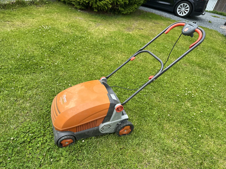🌿 flymo lawnrake compact 340 – electric lawn scarifier / moss raker