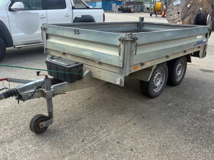 Tippsläp elhydraliskt