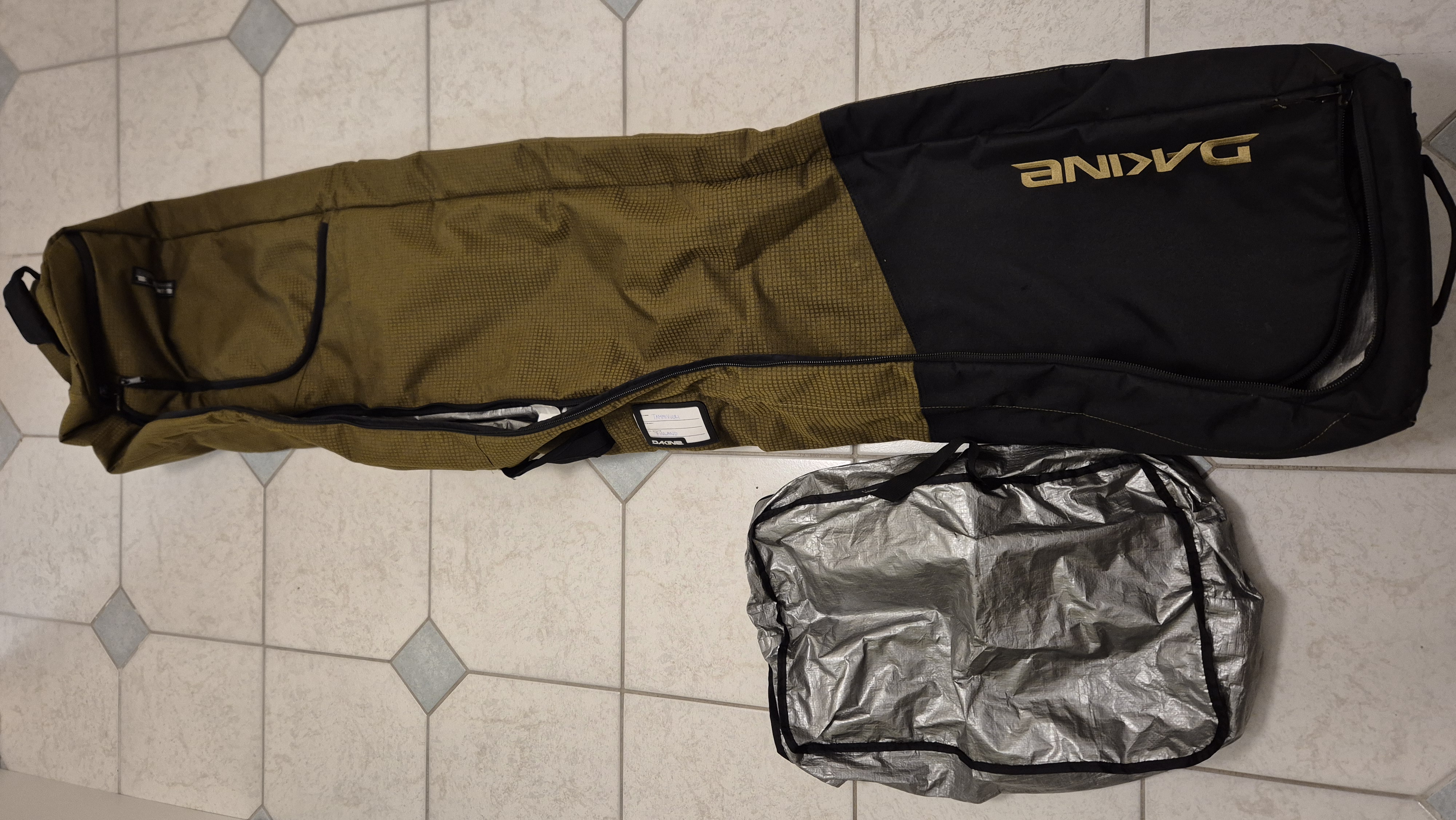 Dakine fallroller 190cm 2 parin suksipussi