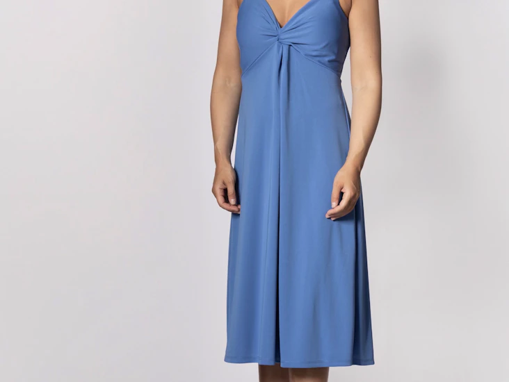 Himmelblå cocktailkjole med stropper, str. s