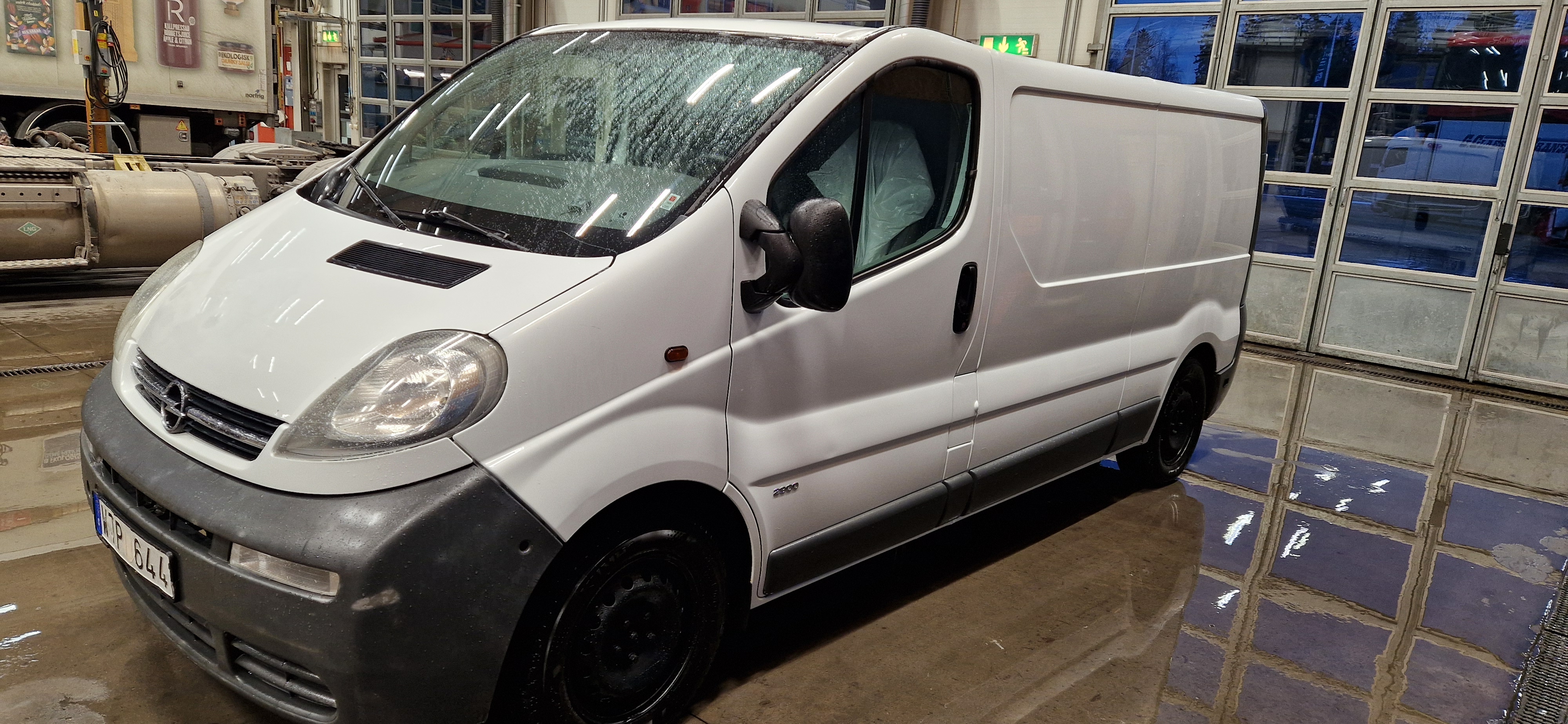 Opel vivaro skåpbil/ lättlastbil b-kort/ flyttbil