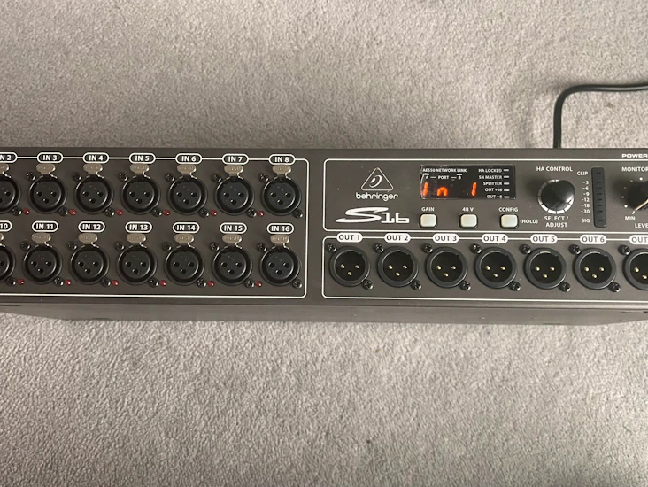 Behringer s16 digital snake stage box