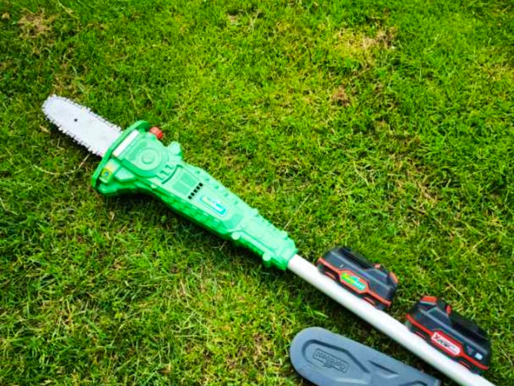 Motorsåg för trädkronor