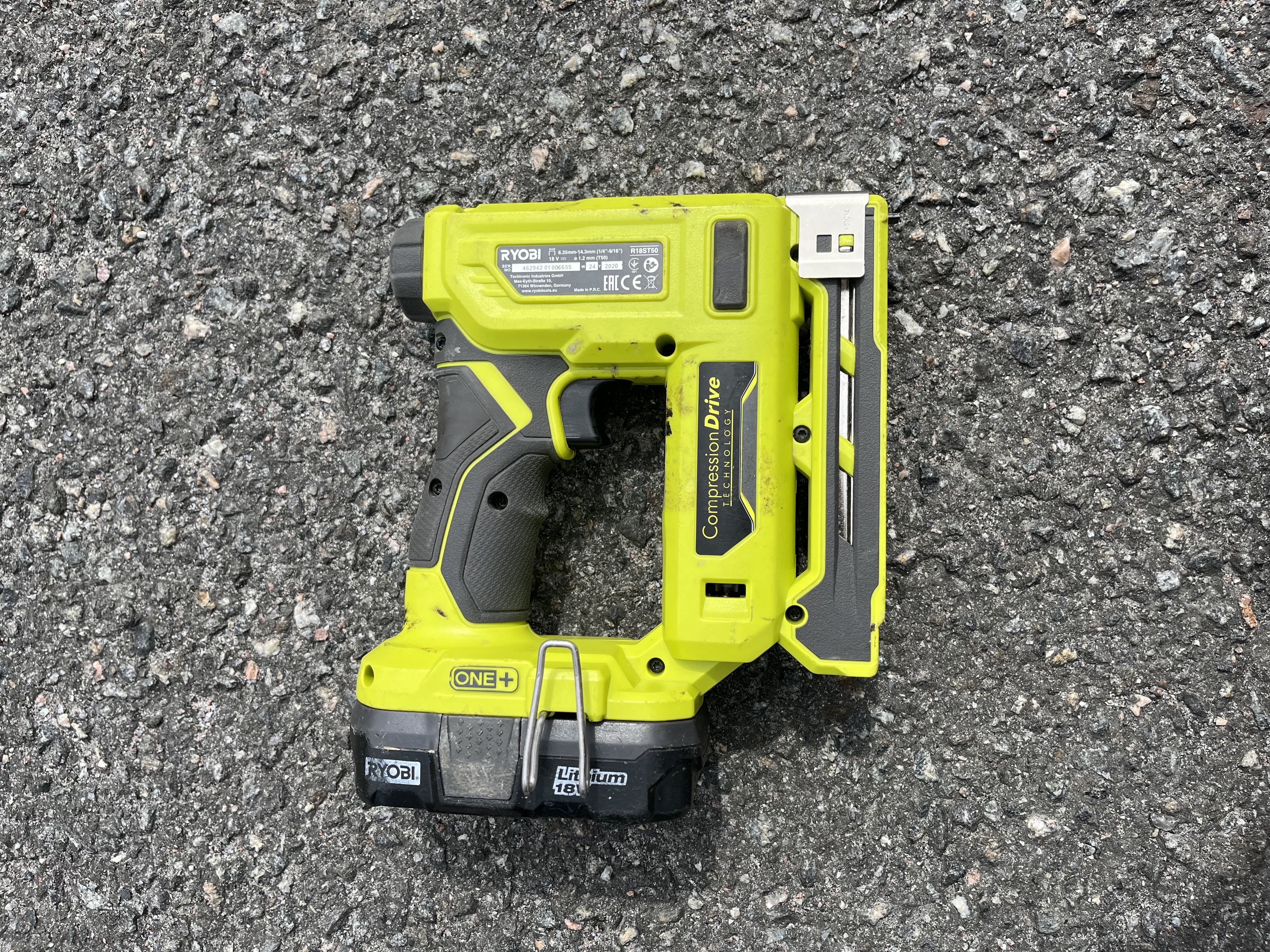 Häftpistol batteridriven ryobi
