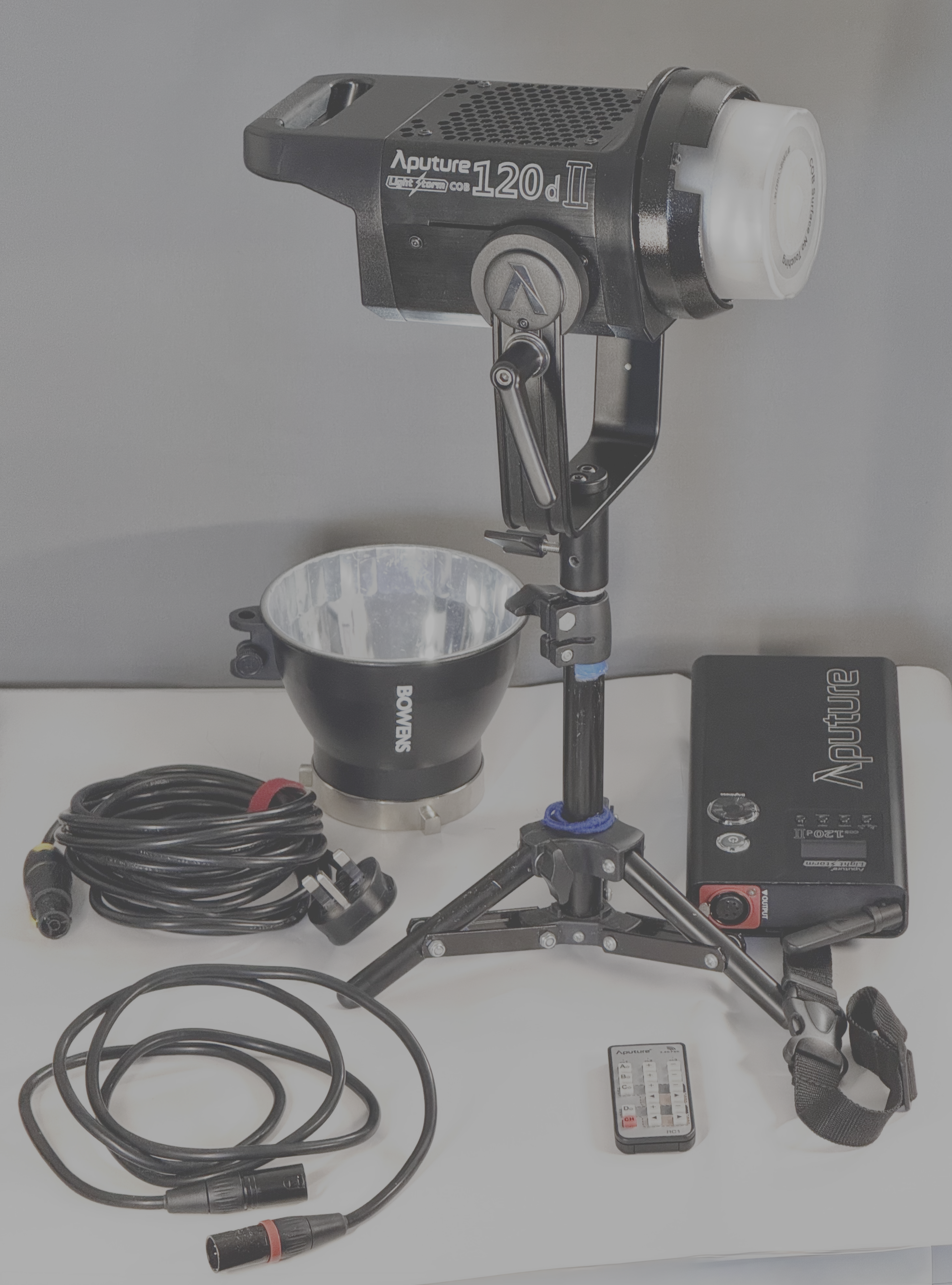 Aputure 120d ii led video light | professional interview & film light