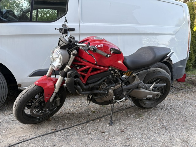 Ducati monster 821 2015