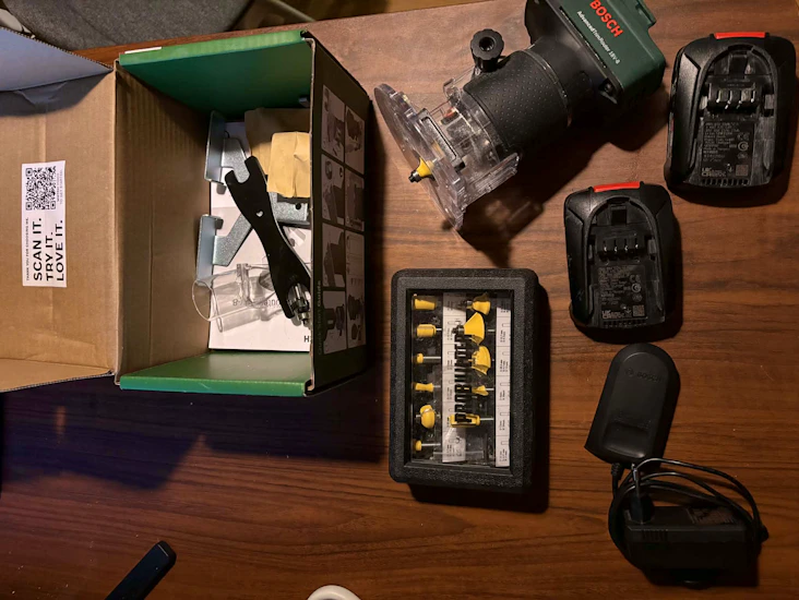 Bosch trimrouter 18v-8 – profesjonell finish på dine treprosjekter