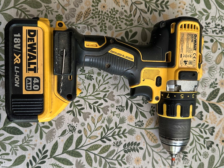 Dewalt dcd790