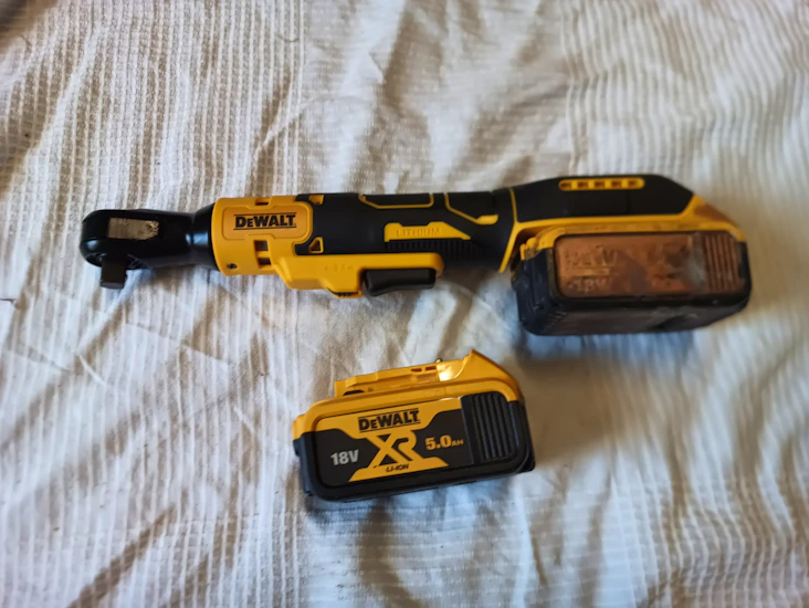 Mutterdragare med batteri