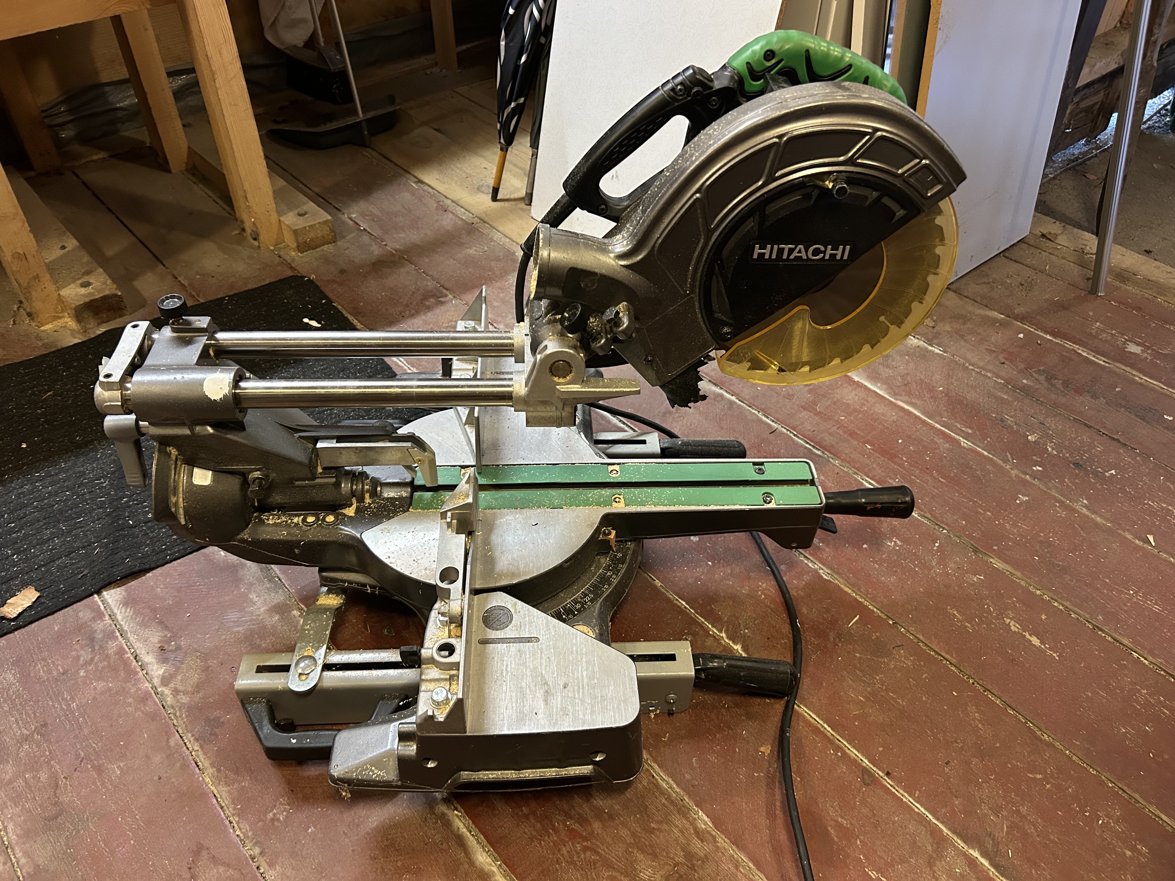 Hitachi kap- och gersåg