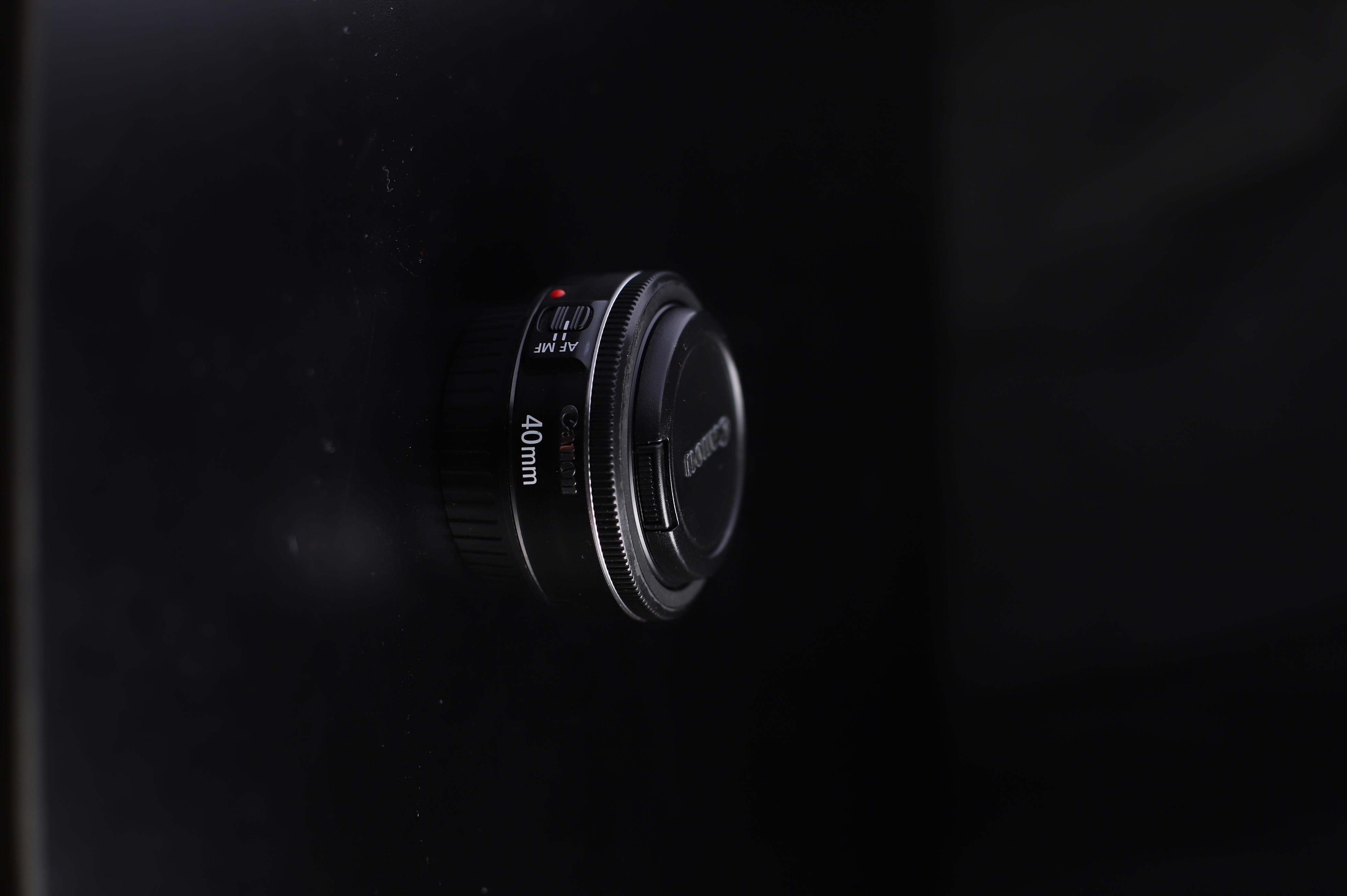 Canon ef 40mm f2.8 stm lens