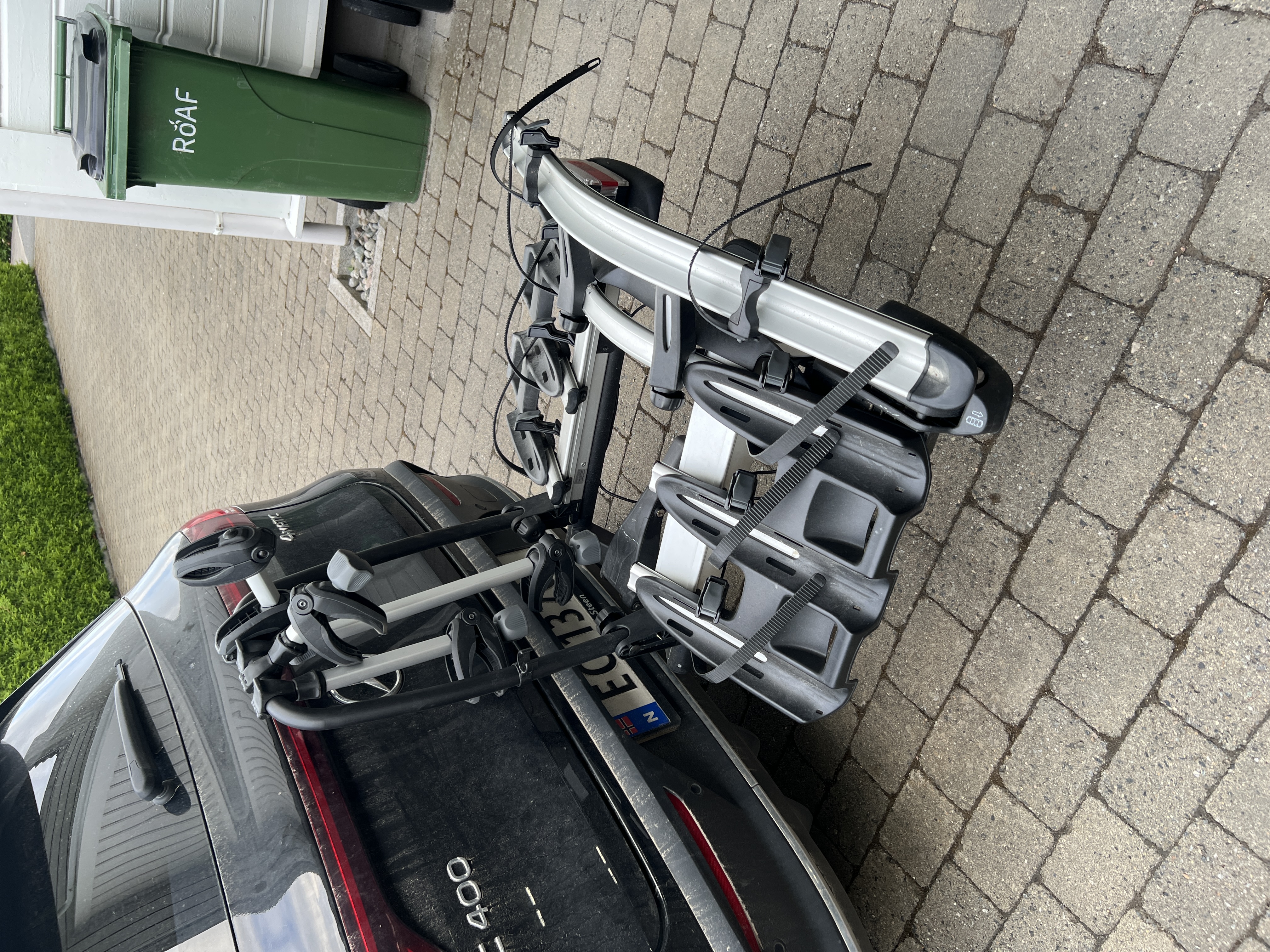 Velocompact 927 - sykkelstativ for inntil fire sykler 