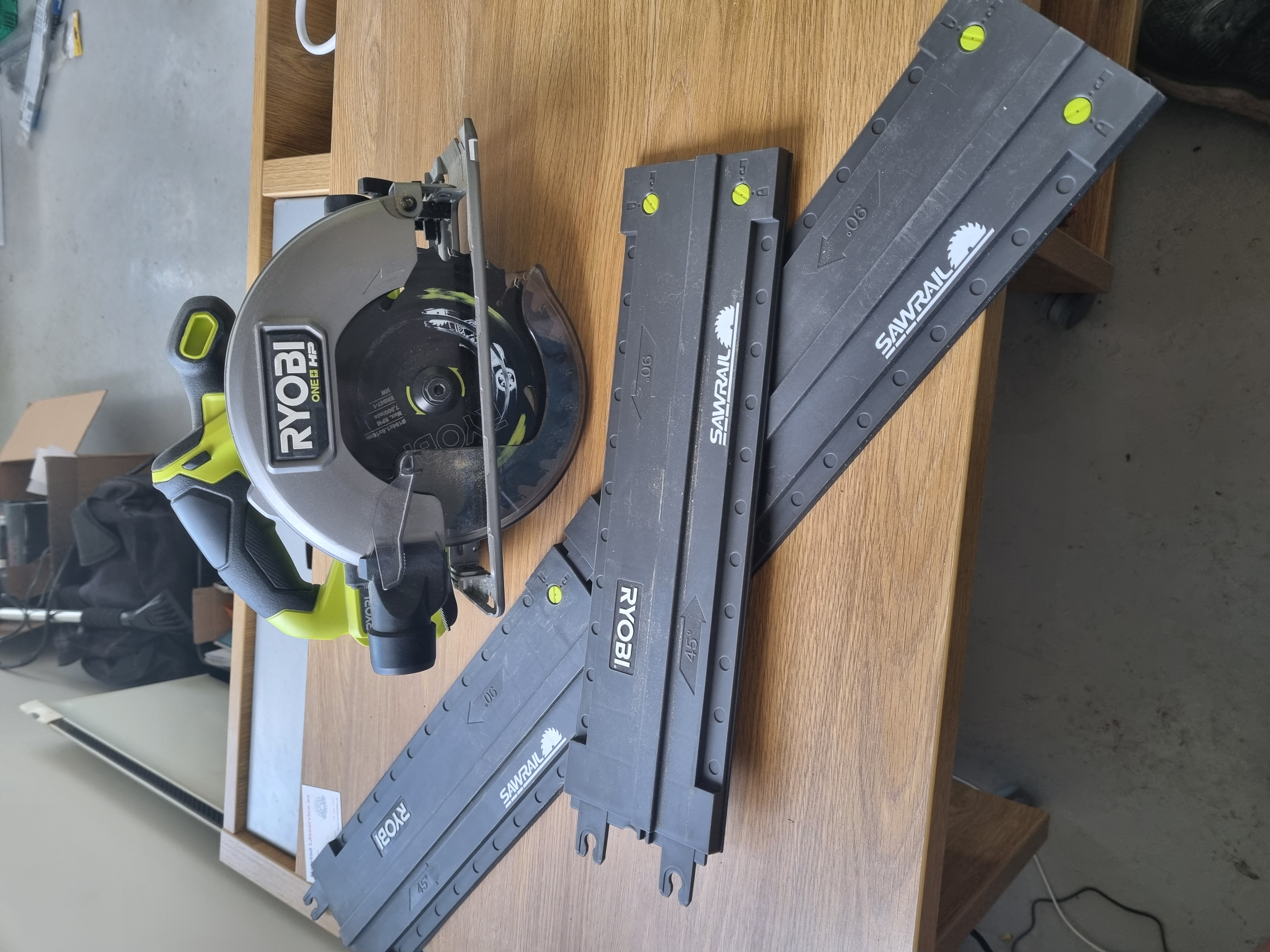 Ryobi sirkel sag rcs18x med skinner 