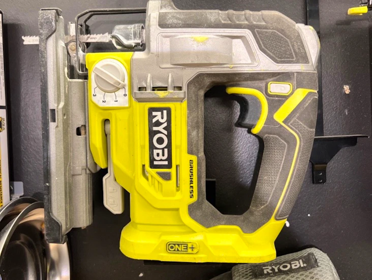 18v ryobi stikksag