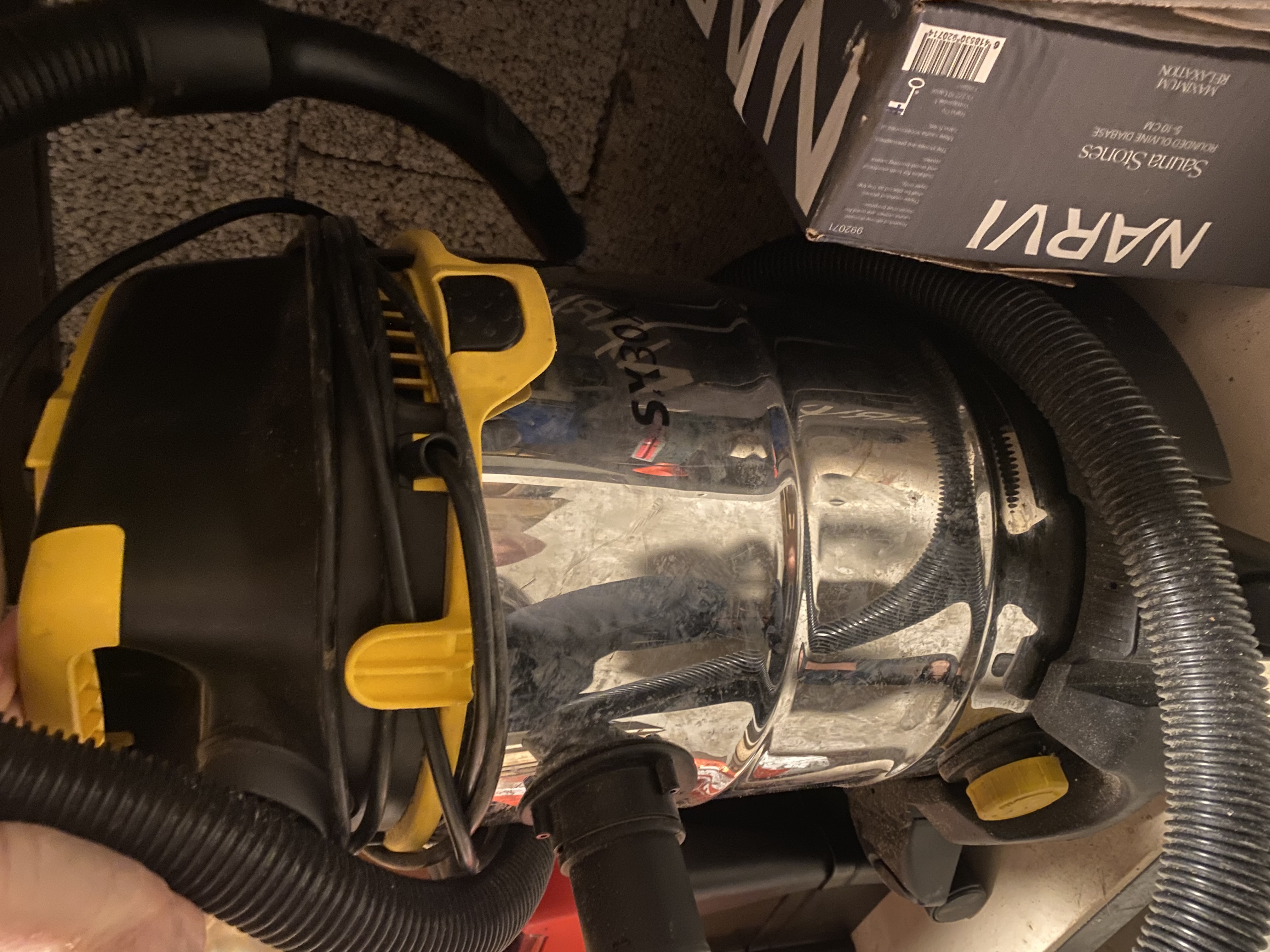Stanley sxvc30xtde wet&dry vacuum cleaner:  power: 1600 w capacity: 30 l 