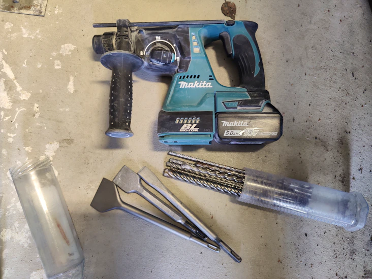 Makita dhr242 akkuporavasara / piikkauskone