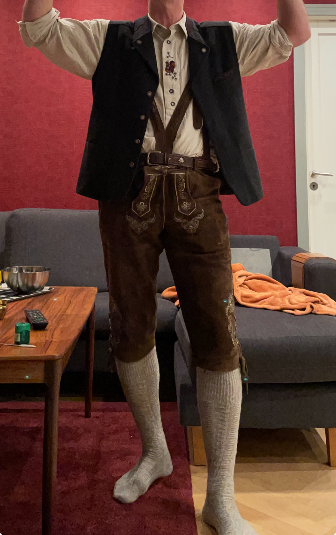 Äkta lederhosen, väst och skjorta (nu även med tyrolerhatt)