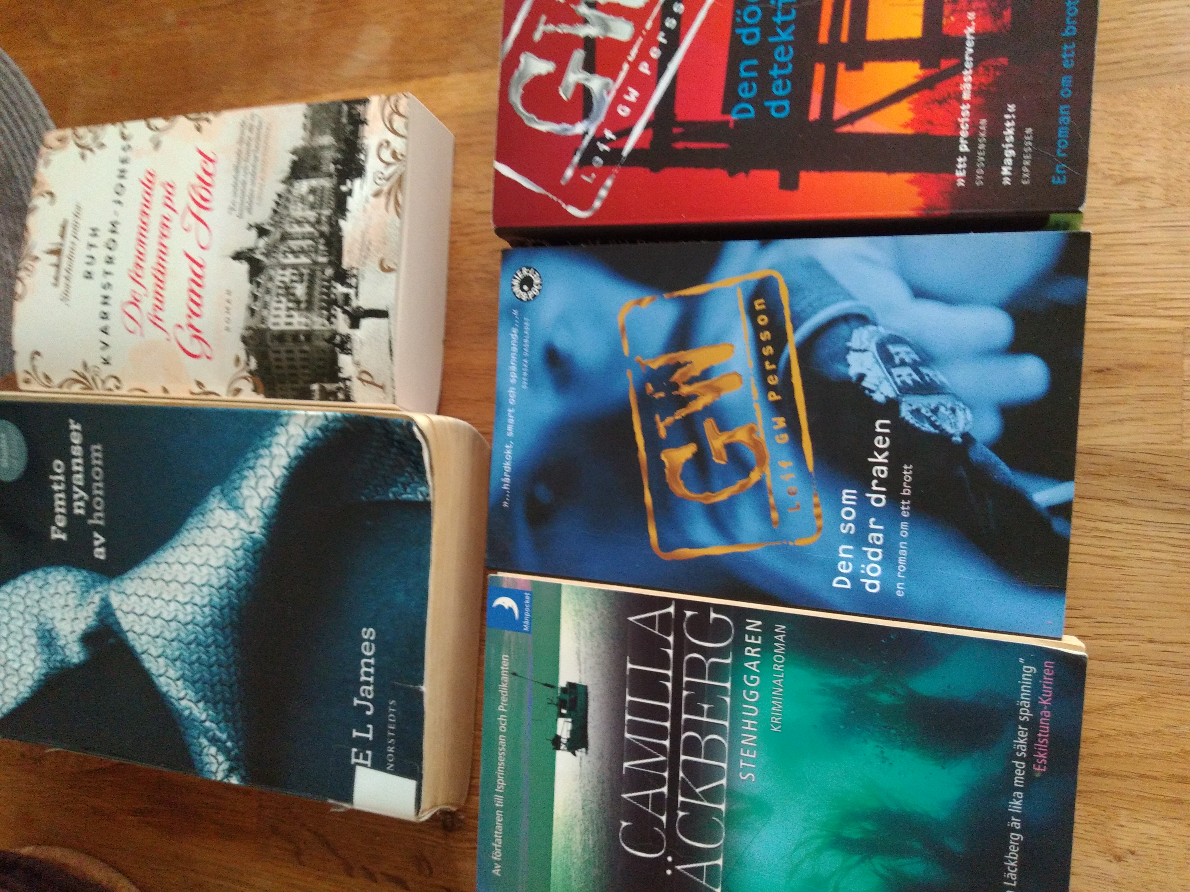 Olika typer av böcker pocket 