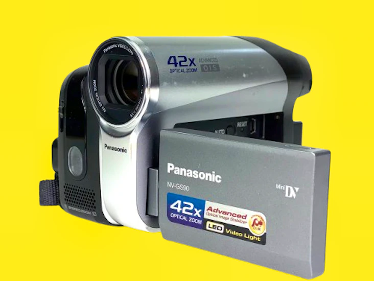 Panasonic minidv camcorder kit (+tape & digital capture)