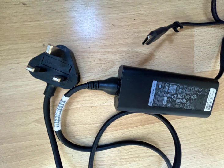 Ac power adaptor with usb-c connector