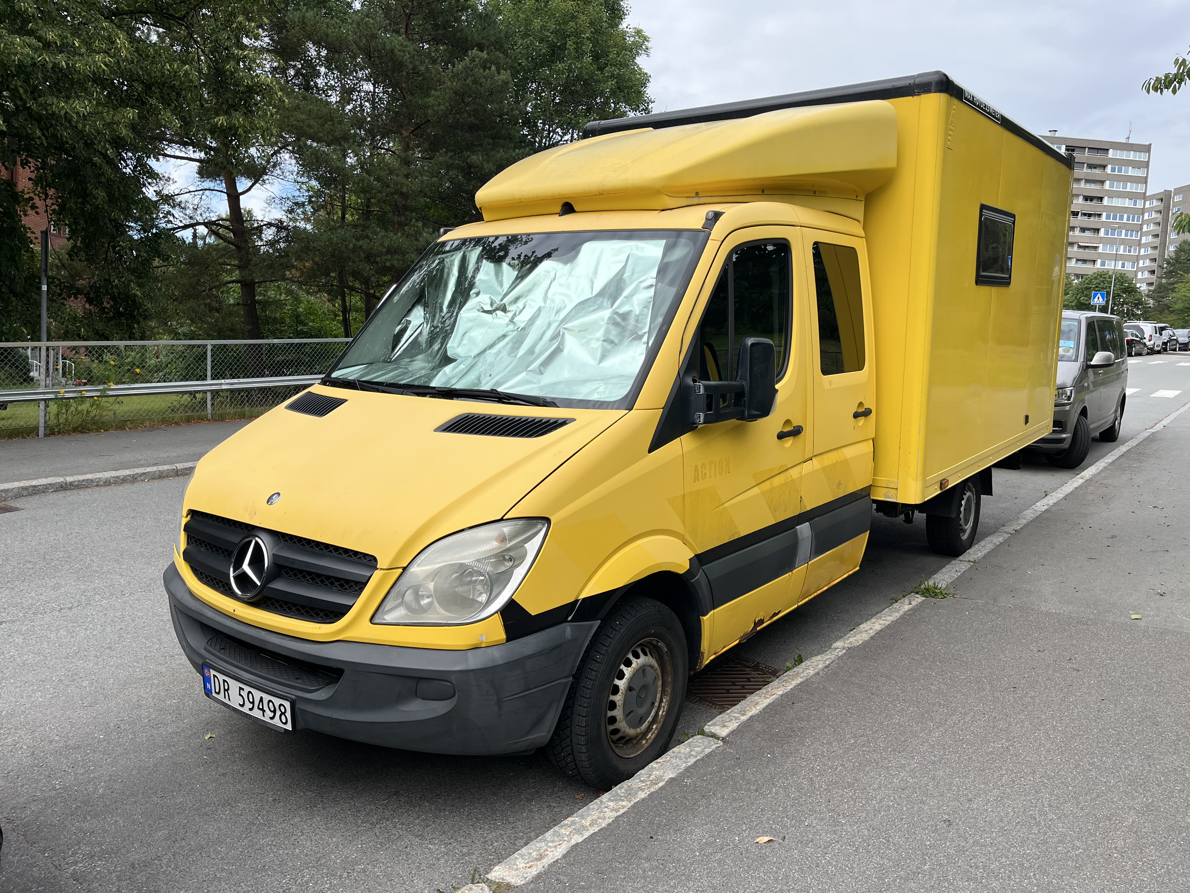 6 seter sprinter med skap