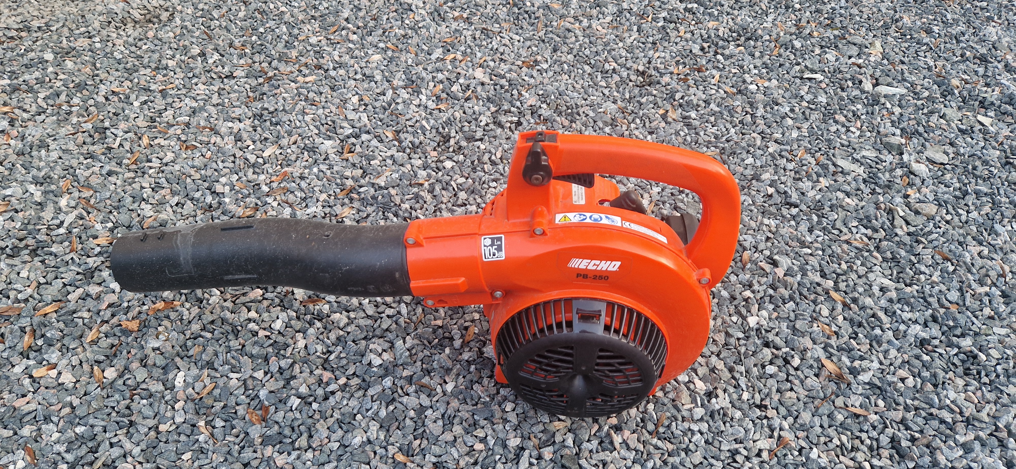 Løvblåser echo pb-250