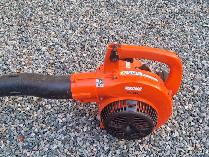Løvblåser echo pb-250