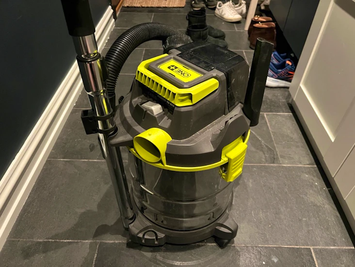 Batteridrevet grovstøvsuger