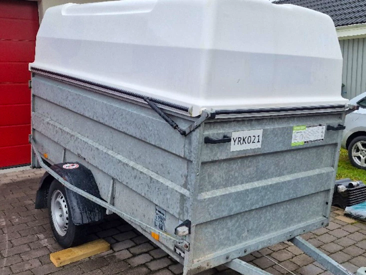 Släp med kåpa 4.5m3