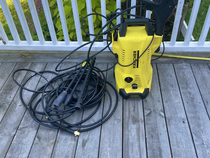 Högtryckstvätt kärcher k 3 med en avloppsrensslang