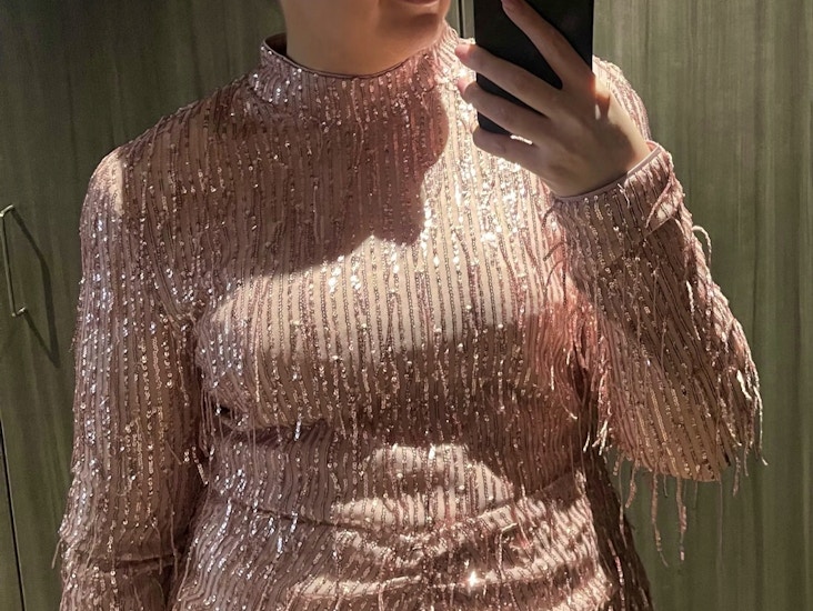 Rotate vaaleanpunainen paljettimekko 46