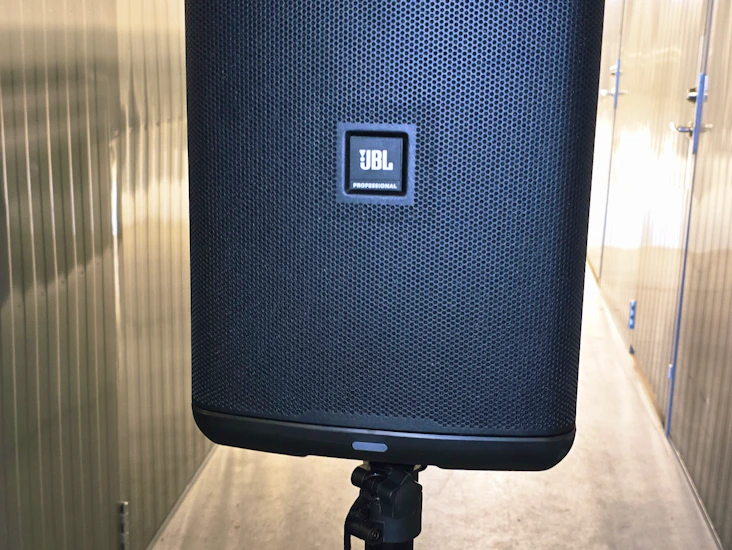 Jbl eon one compact – proffsigt ljud för vigsel, tal & mingel