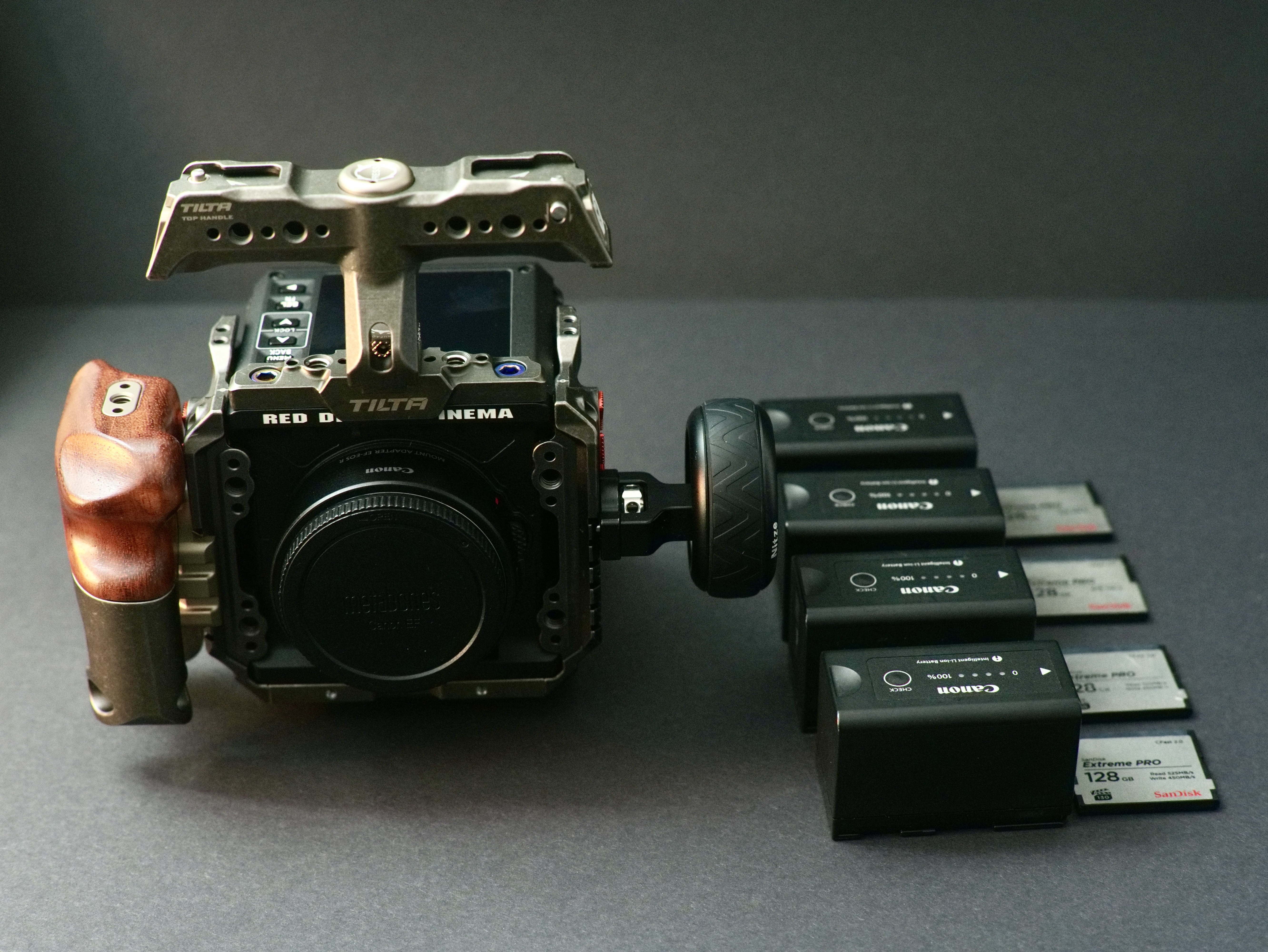 Red komodo 6k raw cinema camera - basic package