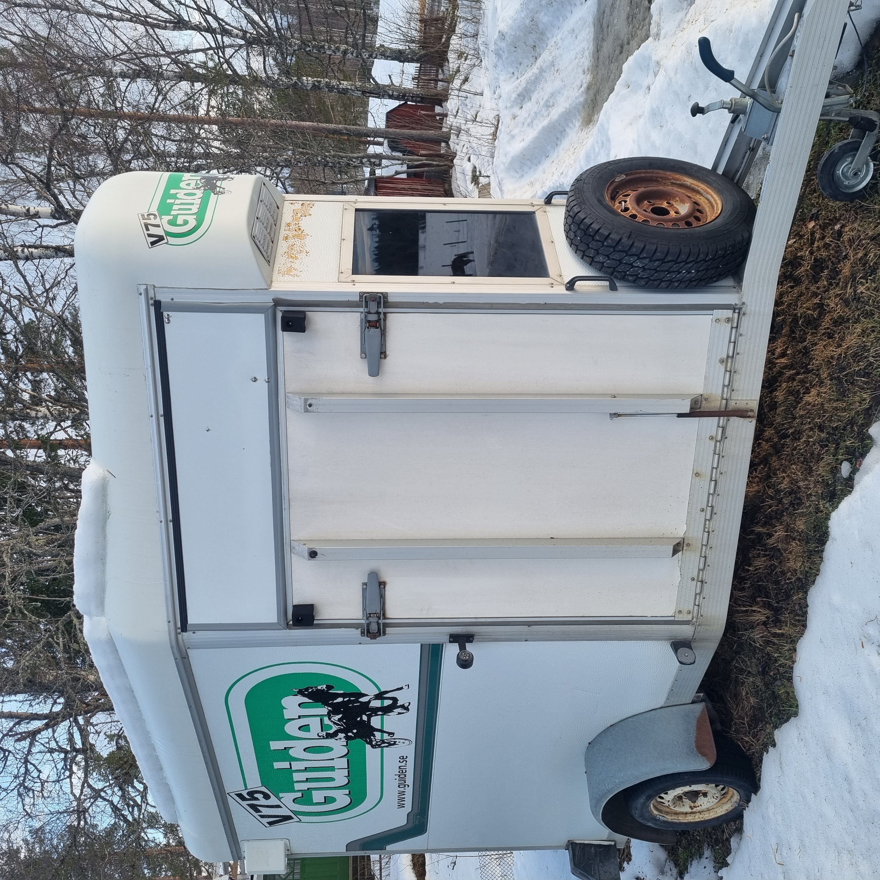 Umesläp med fronturlastning.