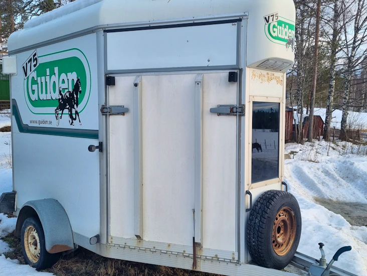 Umesläp med fronturlastning.