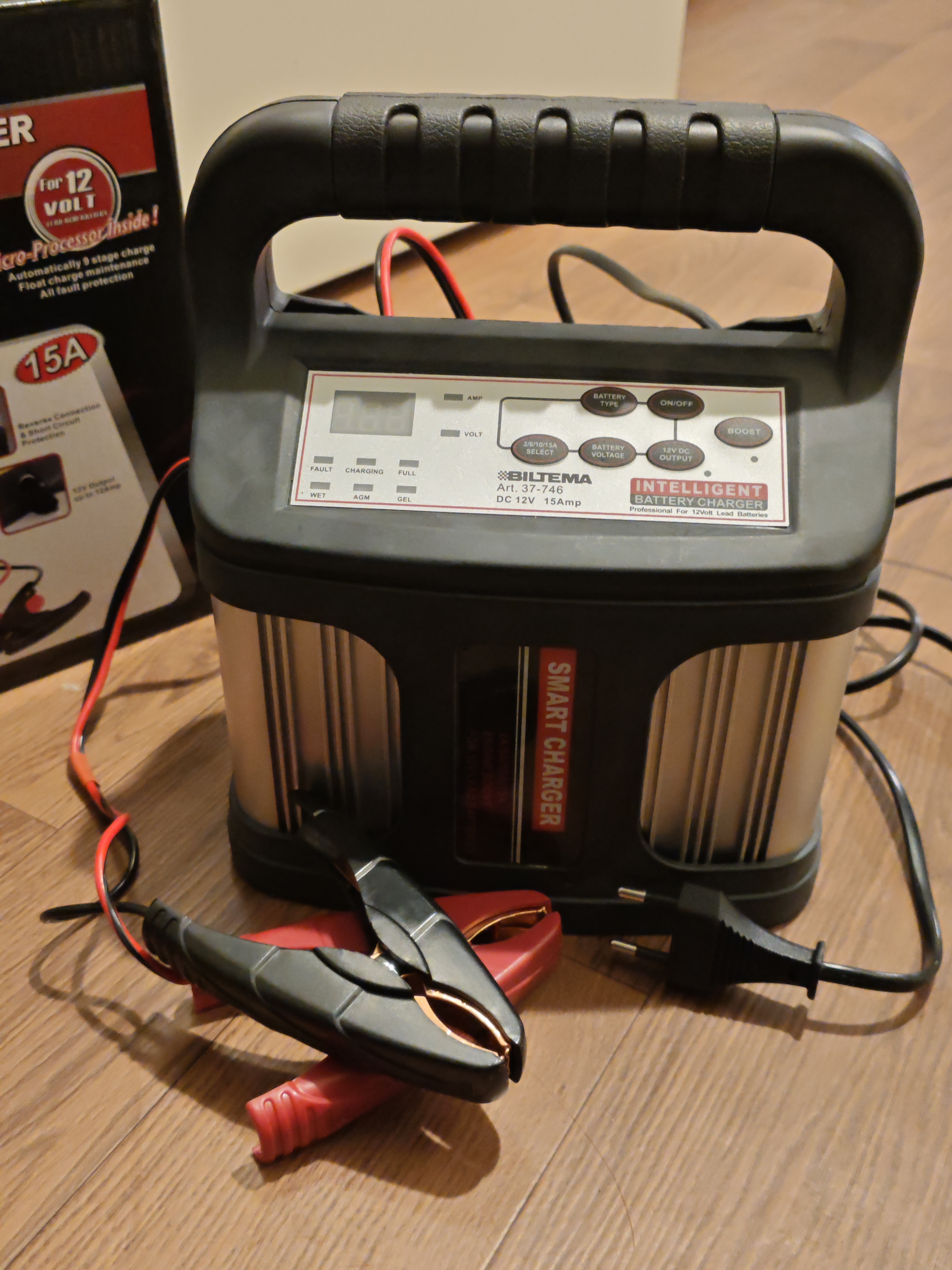 Biltema 12v car lead battery charger